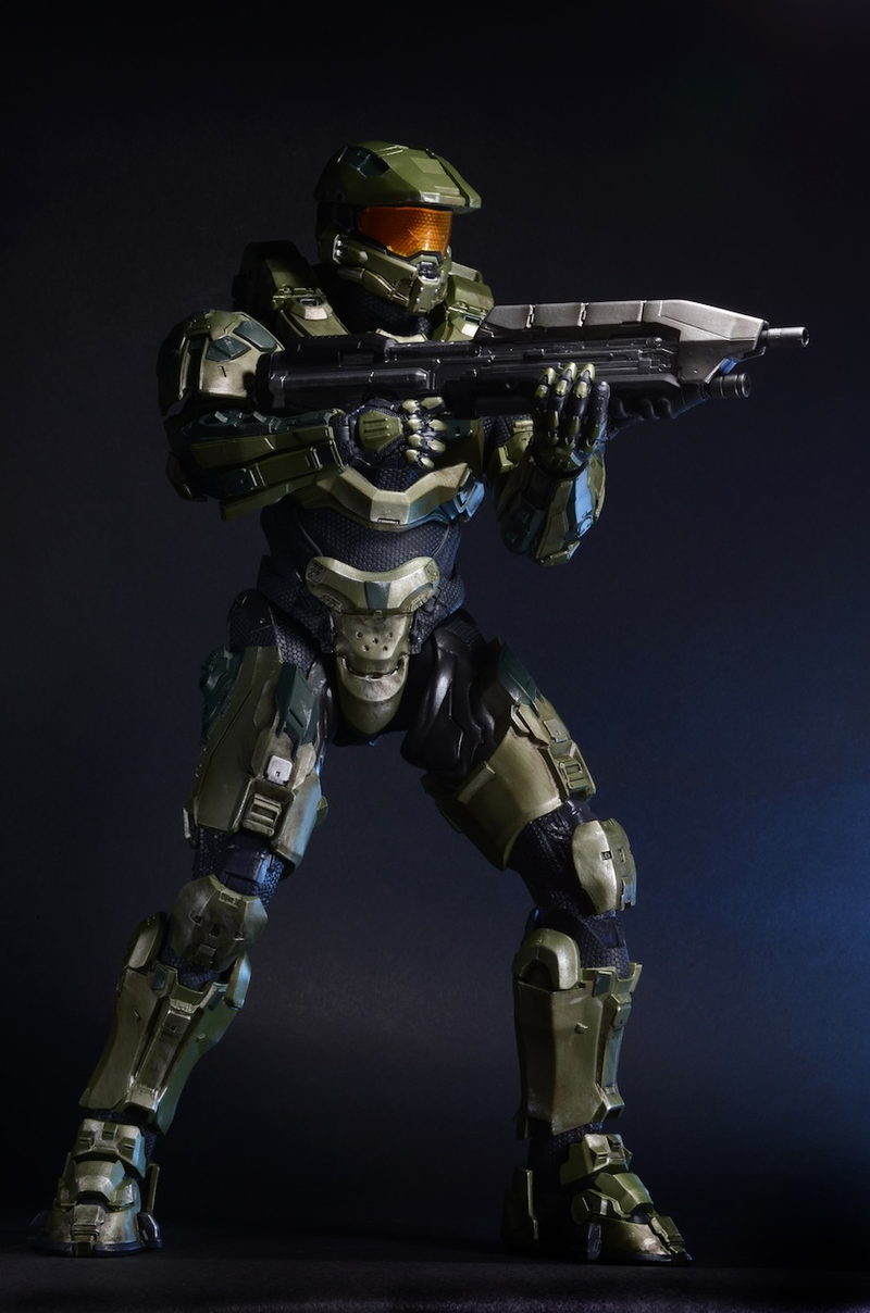 Illustration for article titled Deluxe 18" Master Chief Action Figure